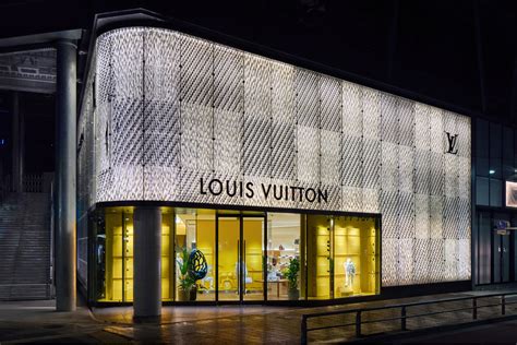 louis vuitton bookstore